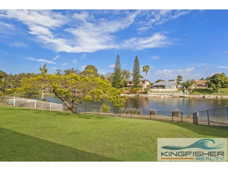 45 Kingfisher Crescent, Burleigh Waters QLD 4220