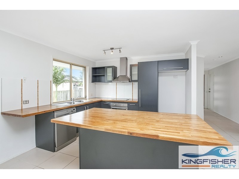 65 Southlake Drive, Varsity Lakes QLD 4227