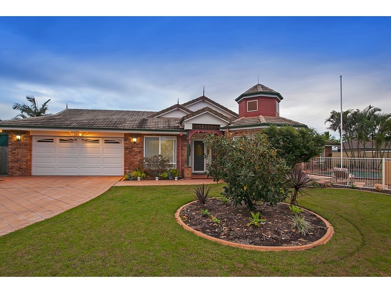 17 Sittella Crescent, Burleigh Waters QLD 4220