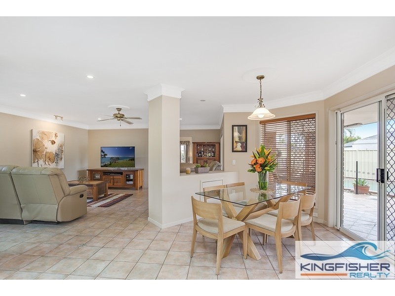 17 Sittella Crescent, Burleigh Waters QLD 4220