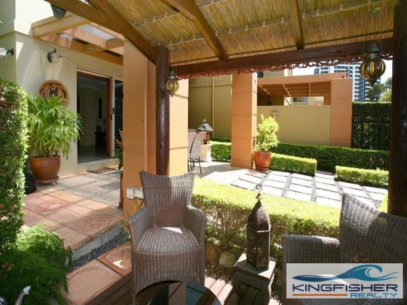 2/24-26 Brighton Parade, Southport QLD 4215