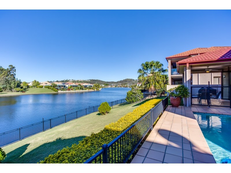 118 Dunlin Drive, Burleigh Waters QLD 4220