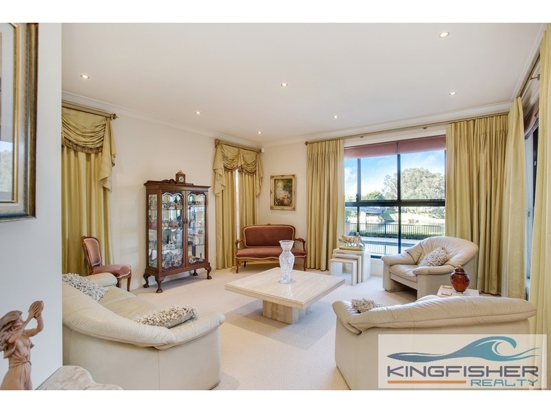 118 Dunlin Drive, Burleigh Waters QLD 4220