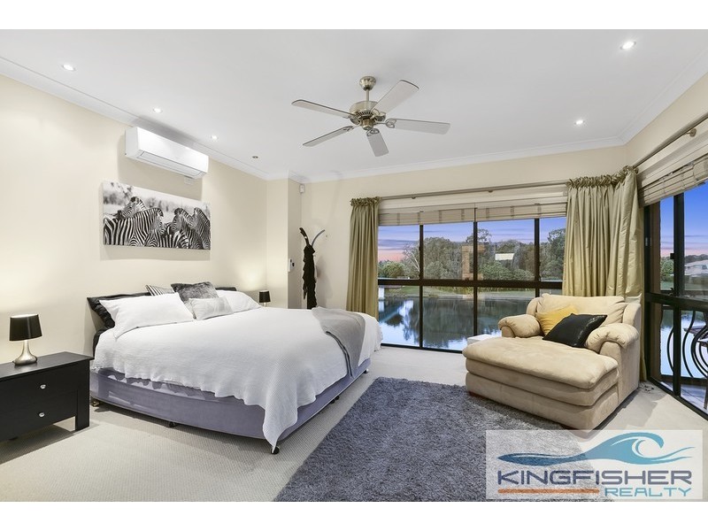 118 Dunlin Drive, Burleigh Waters QLD 4220