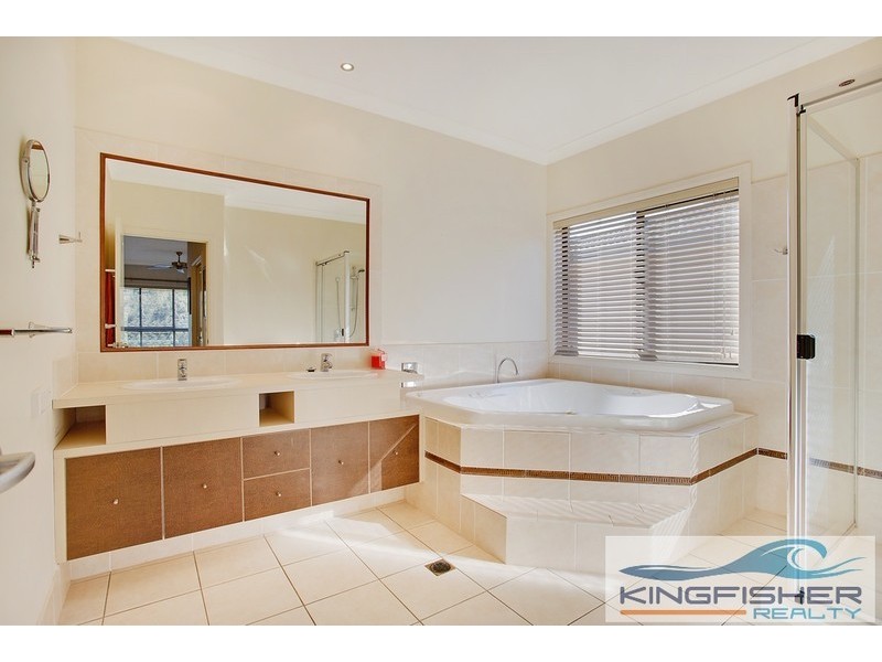 118 Dunlin Drive, Burleigh Waters QLD 4220