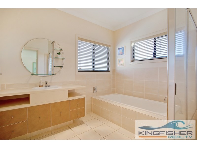 118 Dunlin Drive, Burleigh Waters QLD 4220