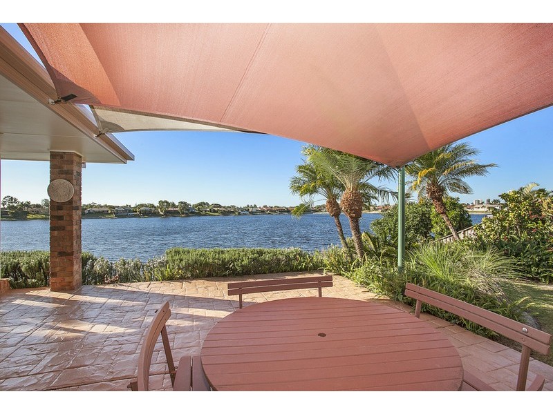 49 Wedgebill Parade, Burleigh Waters QLD 4220