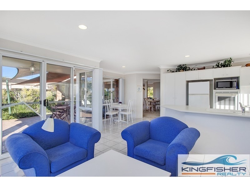 49 Wedgebill Parade, Burleigh Waters QLD 4220