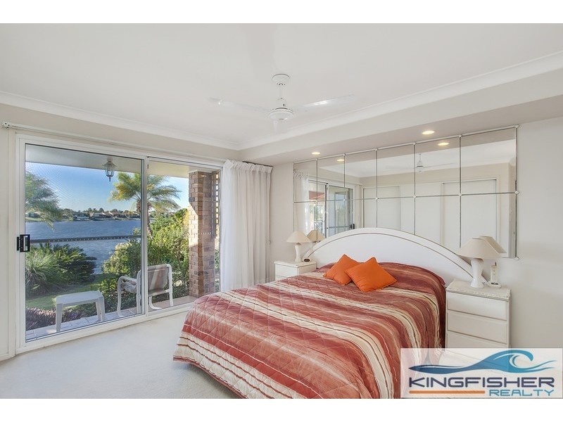 49 Wedgebill Parade, Burleigh Waters QLD 4220