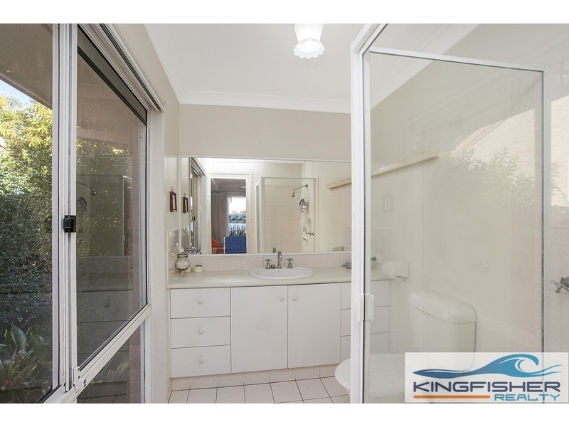 49 Wedgebill Parade, Burleigh Waters QLD 4220