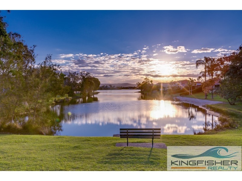 68 Acanthus Avenue, Burleigh Waters QLD 4220