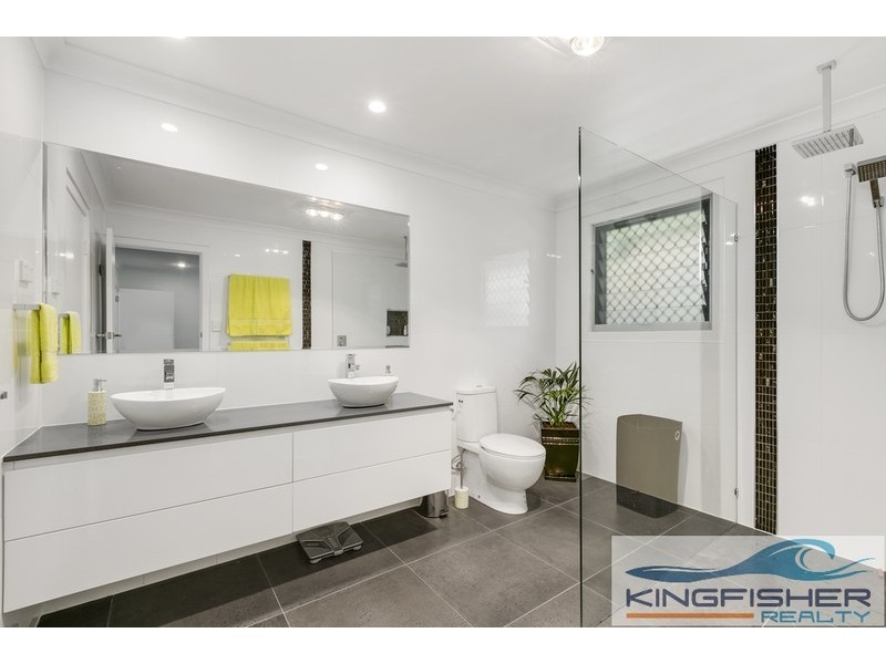 68 Acanthus Avenue, Burleigh Waters QLD 4220