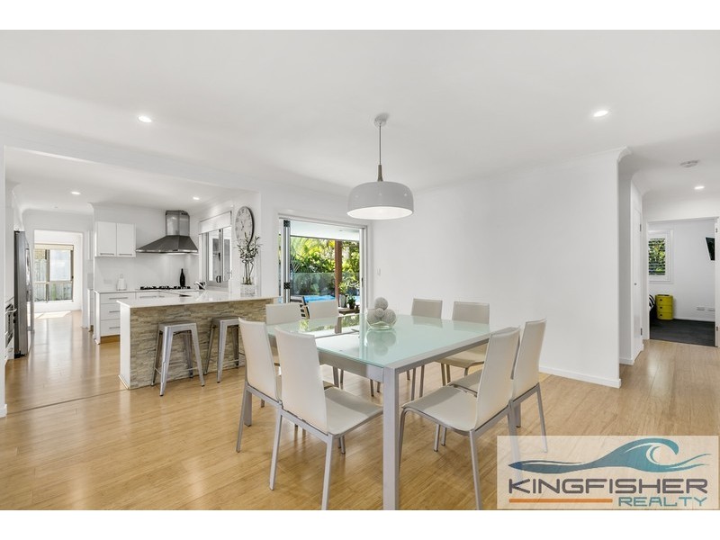 68 Acanthus Avenue, Burleigh Waters QLD 4220