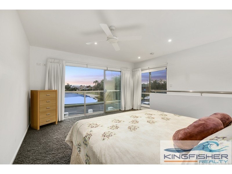 68 Acanthus Avenue, Burleigh Waters QLD 4220