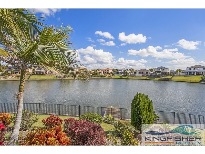 11 Crozet Court, Burleigh Waters QLD 4220