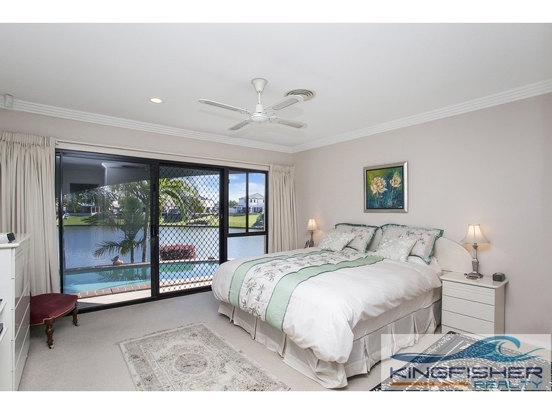 11 Crozet Court, Burleigh Waters QLD 4220