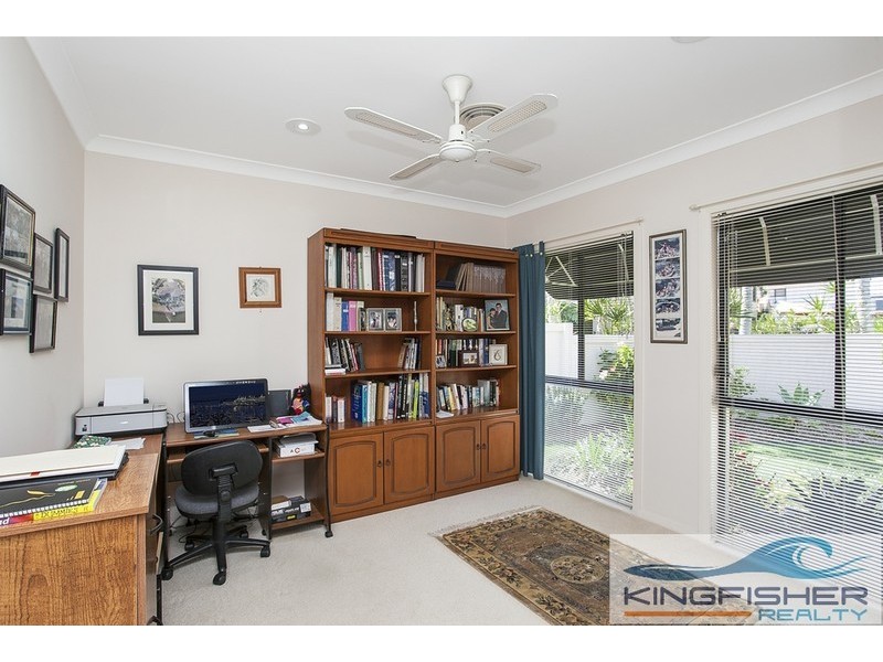 11 Crozet Court, Burleigh Waters QLD 4220