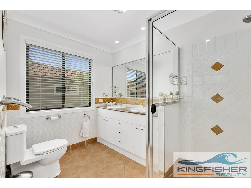 2/27 Beachcomber Court, Burleigh Waters QLD 4220