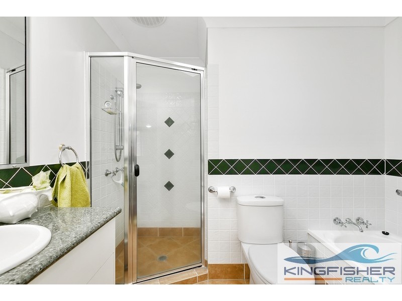 2/27 Beachcomber Court, Burleigh Waters QLD 4220