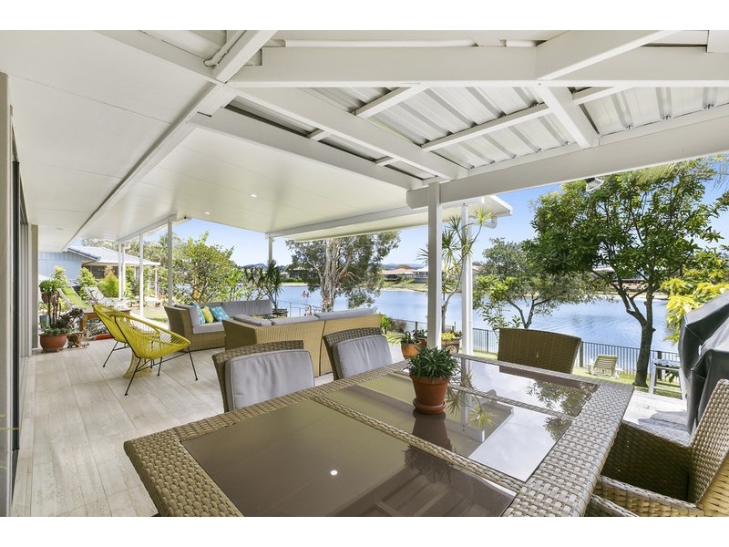 184 Acanthus Avenue, Burleigh Waters QLD 4220