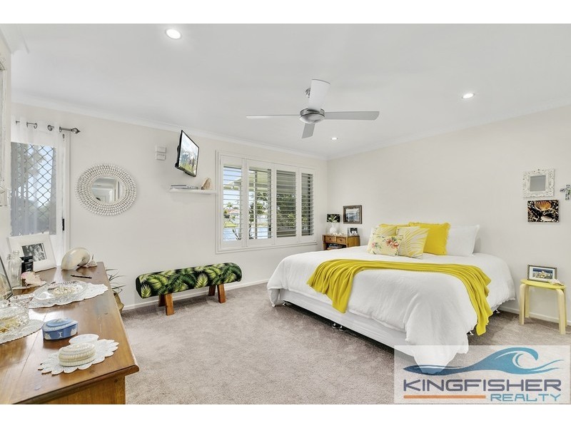 184 Acanthus Avenue, Burleigh Waters QLD 4220