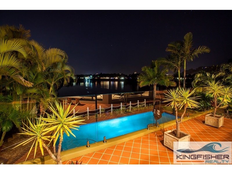 9 Crozet Court, Burleigh Waters QLD 4220