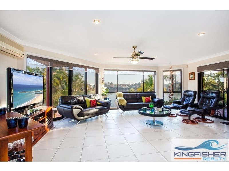 9 Crozet Court, Burleigh Waters QLD 4220