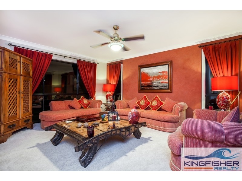 9 Crozet Court, Burleigh Waters QLD 4220