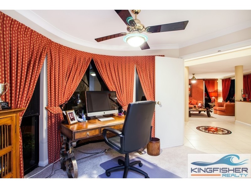 9 Crozet Court, Burleigh Waters QLD 4220