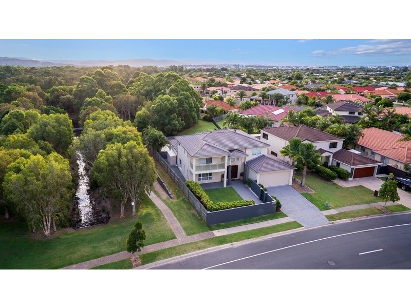 111 Dunlin Drive, Burleigh Waters QLD 4220