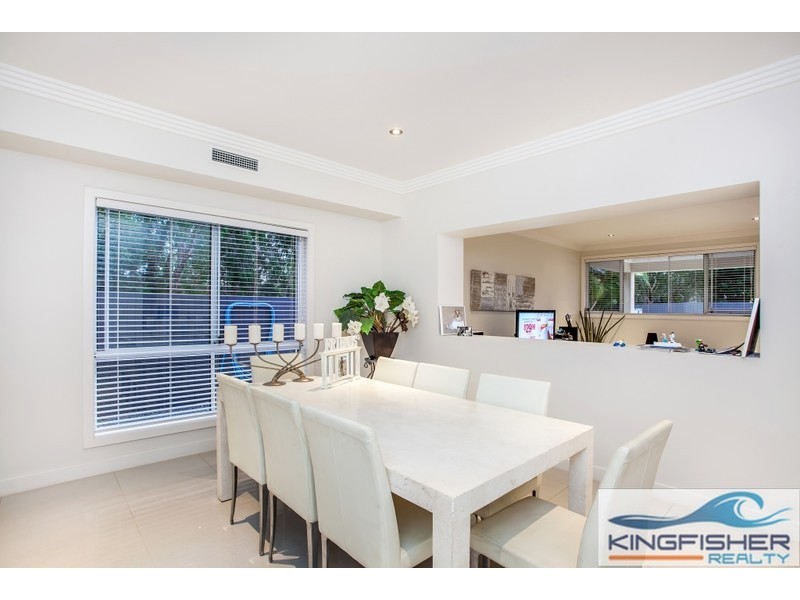 111 Dunlin Drive, Burleigh Waters QLD 4220