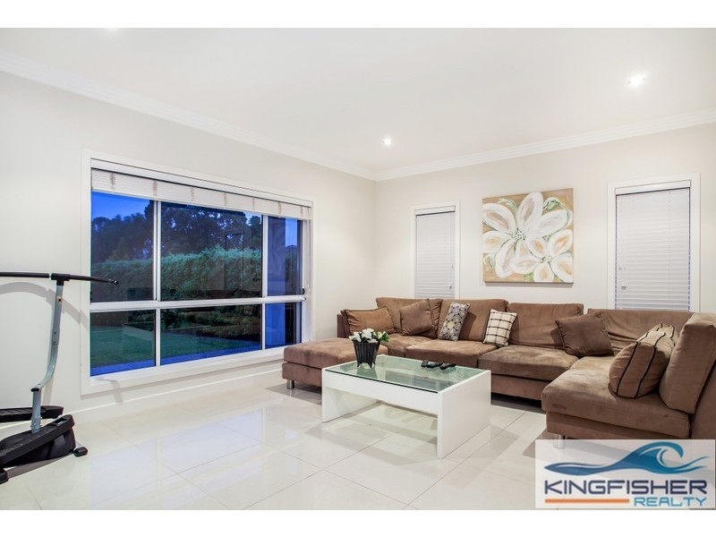 111 Dunlin Drive, Burleigh Waters QLD 4220