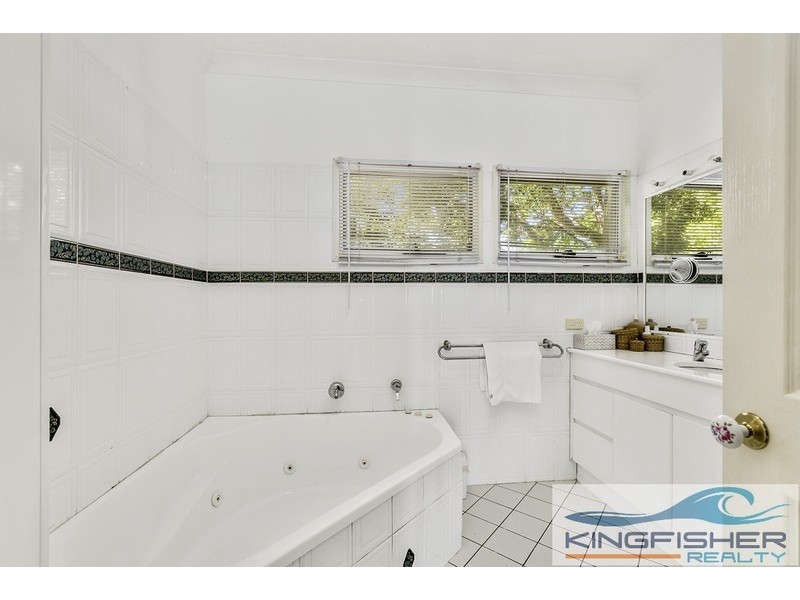 70 Tabilban Street, Burleigh Heads QLD 4220