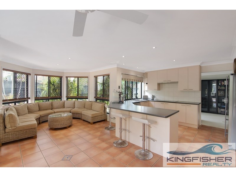 33 Sea Eagle Drive, Burleigh Waters QLD 4220