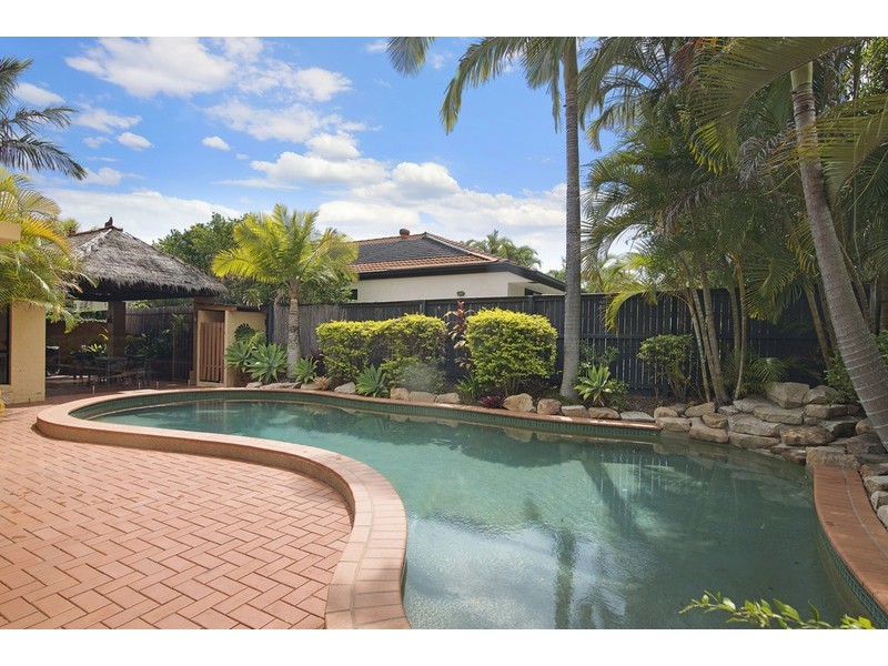 33 Sea Eagle Drive, Burleigh Waters QLD 4220