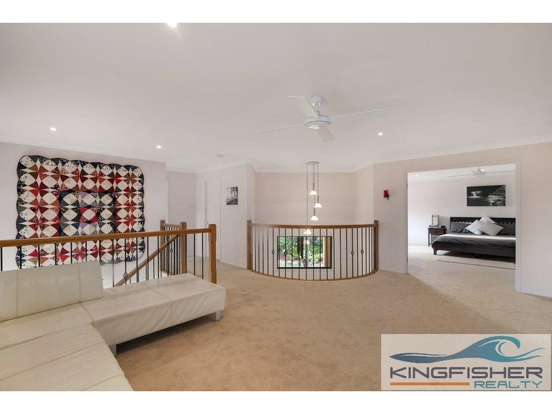 33 Sea Eagle Drive, Burleigh Waters QLD 4220