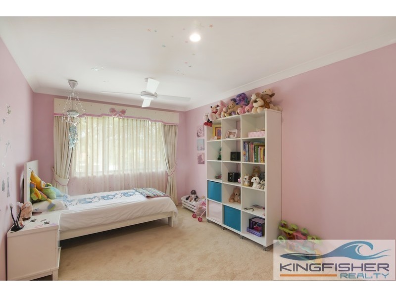 33 Sea Eagle Drive, Burleigh Waters QLD 4220
