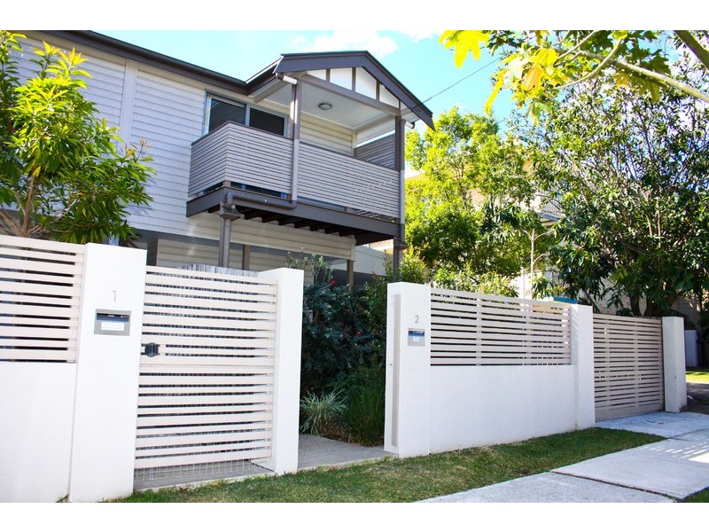 2/20 Balowrie Street, Hamilton QLD 4007