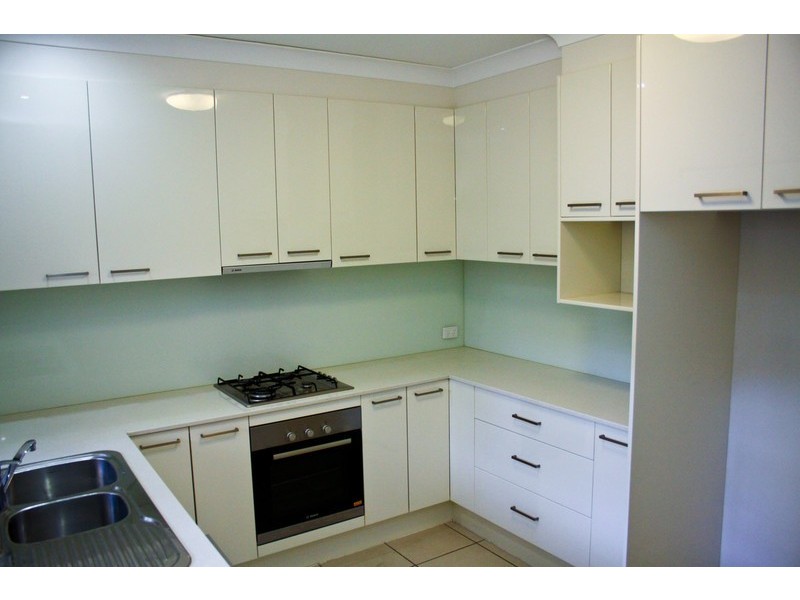 2/20 Balowrie Street, Hamilton QLD 4007