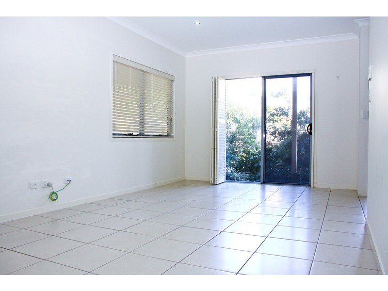 2/20 Balowrie Street, Hamilton QLD 4007