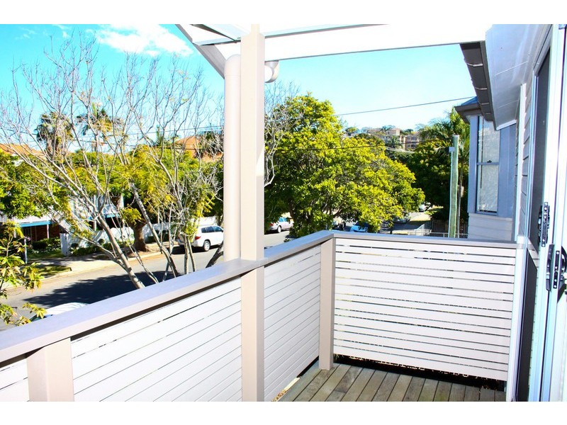 2/20 Balowrie Street, Hamilton QLD 4007