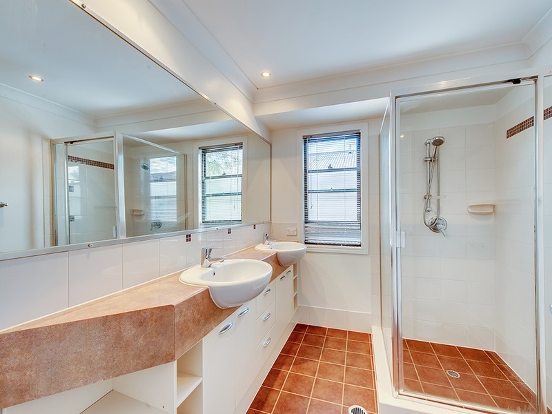 57 Riding Road, Hawthorne QLD 4171