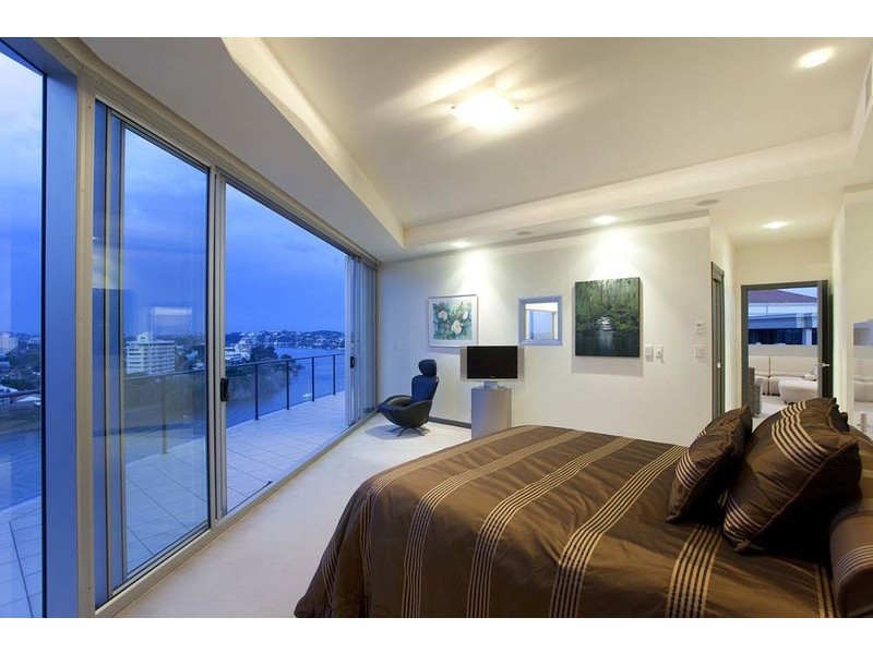 98 Thorn Street, Kangaroo Point QLD 4169