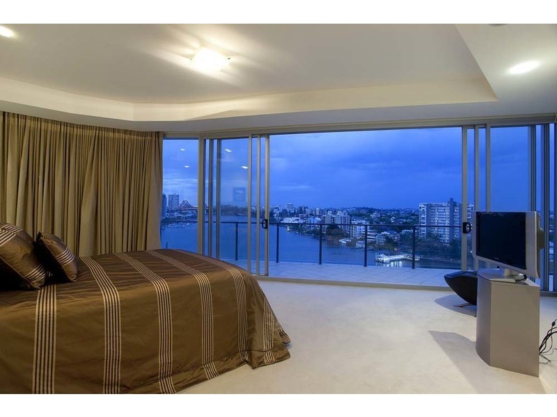 98 Thorn Street, Kangaroo Point QLD 4169