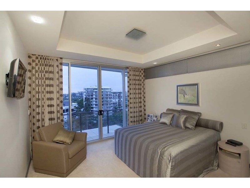 98 Thorn Street, Kangaroo Point QLD 4169