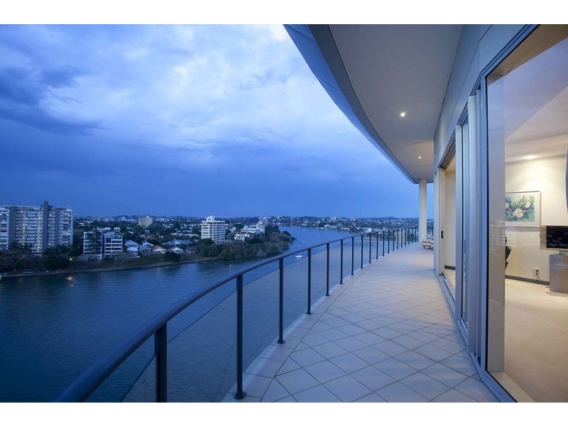 98 Thorn Street, Kangaroo Point QLD 4169
