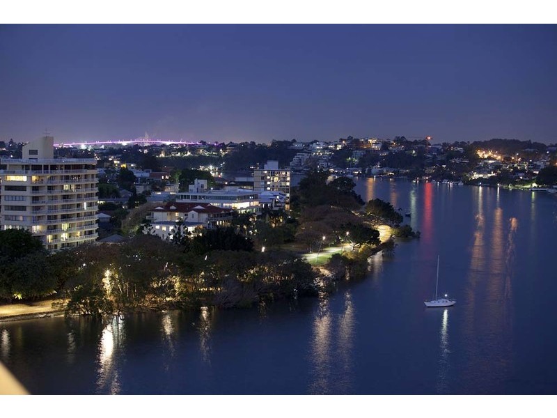 98 Thorn Street, Kangaroo Point QLD 4169