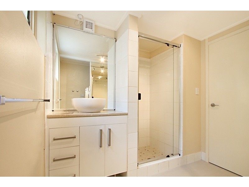 40 Castlebar St, Kangaroo Point QLD 4169