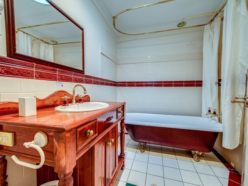 87 Russell Terrace, Indooroopilly QLD 4068