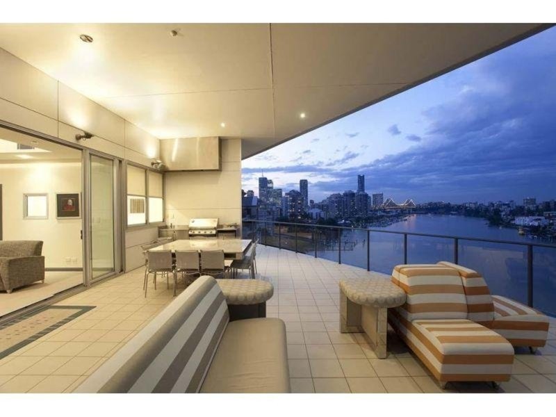 98 Thorne Street, Kangaroo Point QLD 4169